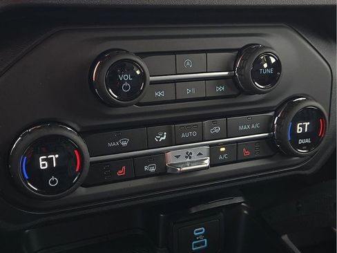 New 2025 Ford Bronco Big Bend w/ Black Diamond Package image 15