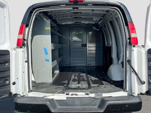 Used 2017 GMC Savana 2500 image 21