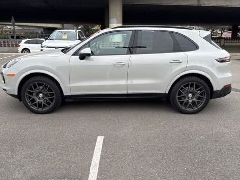 Used 2020 Porsche Cayenne Base image 8