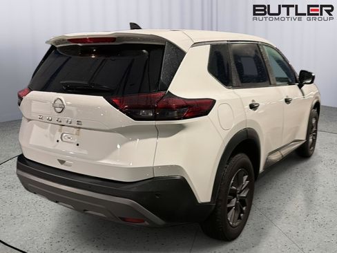 Used 2023 Nissan Rogue S FWD image 8