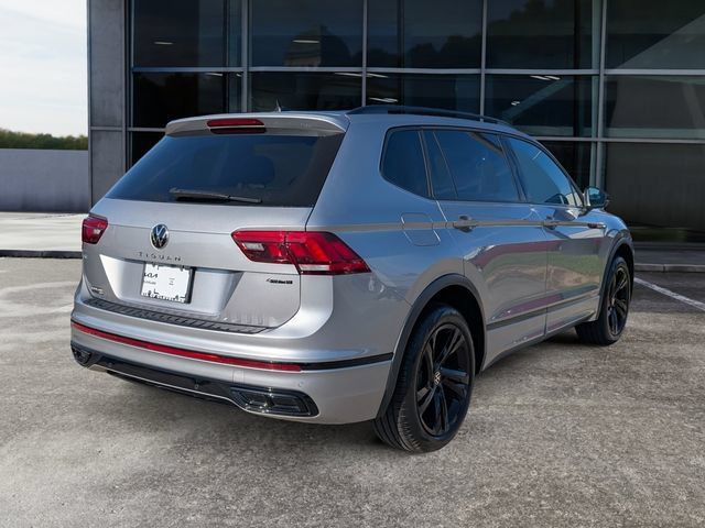 Used 2024 Volkswagen Tiguan SE R-Line AWD/4WD image 7