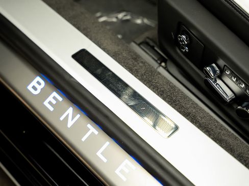 Used 2022 Bentley Continental GT AWD/4WD image 68