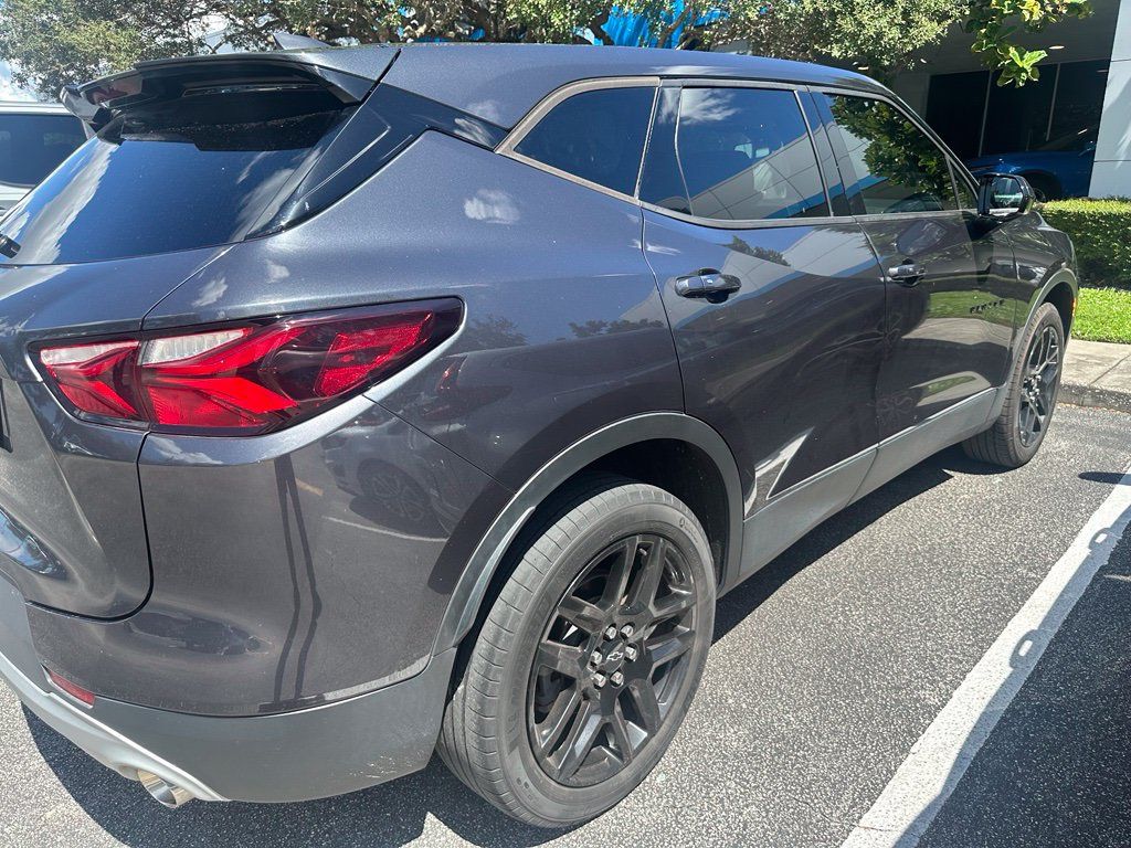 Used 2022 Chevrolet Blazer LT w/ LPO, Black Accent Package FWD image 4