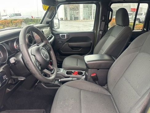Used 2023 Jeep Gladiator Willys AWD/4WD image 16