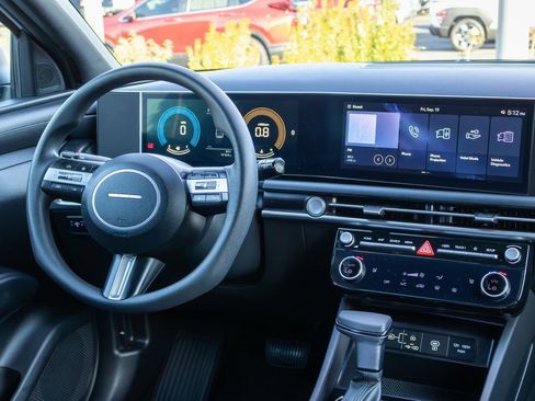 Certified 2025 Hyundai Santa Cruz SEL image 11