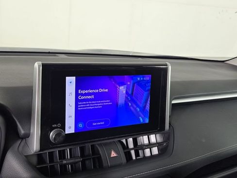 Used 2025 Toyota RAV4 XLE FWD image 17