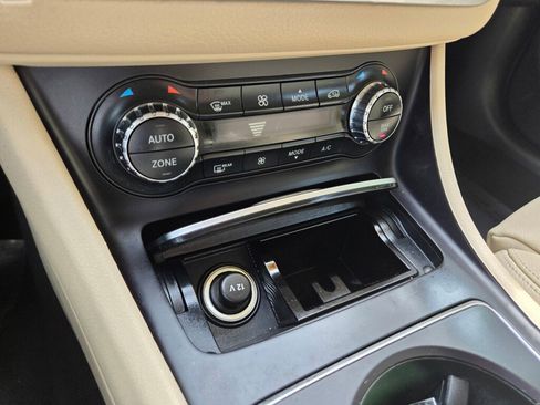 Used 2019 Mercedes-Benz GLA 250 4MATIC image 21