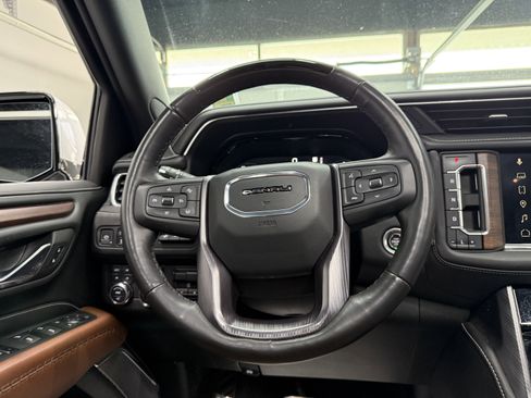 Used 2023 GMC Yukon Denali Ultimate image 16