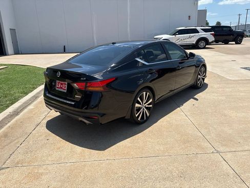 Used 2022 Nissan Altima 2.0 SR FWD image 4