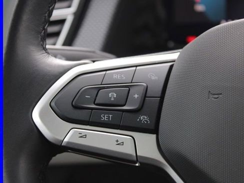 Used 2024 Volkswagen Atlas Cross Sport SEL Premium R-Line image 31