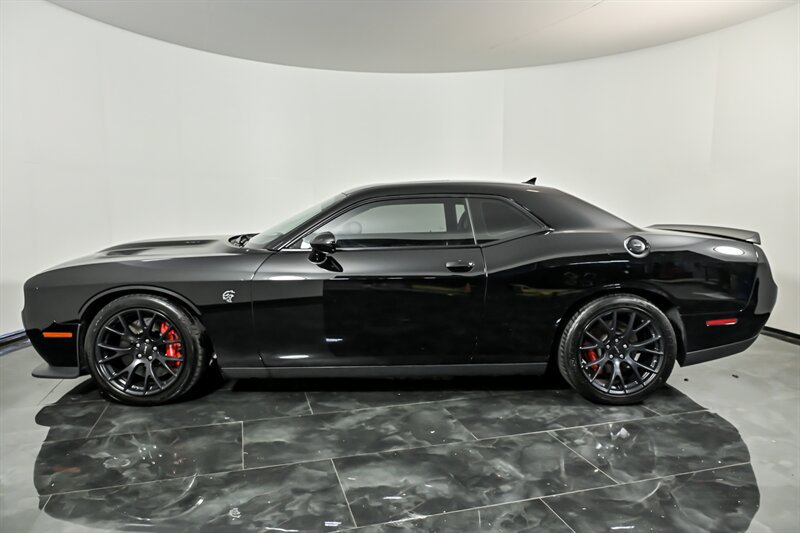 Used 2016 Dodge Challenger SRT Hellcat RWD image 6