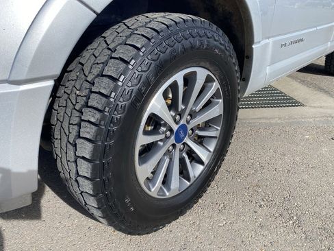 Used 2017 Ford Expedition EL Platinum image 2