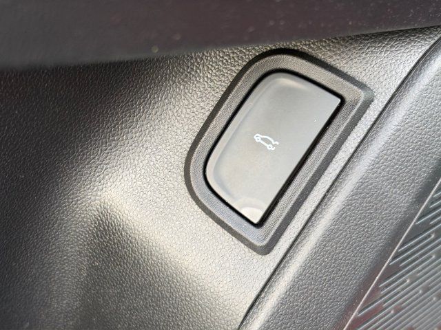 Used 2026 Chevrolet Equinox LT w/ Convenience Package II FWD image 18