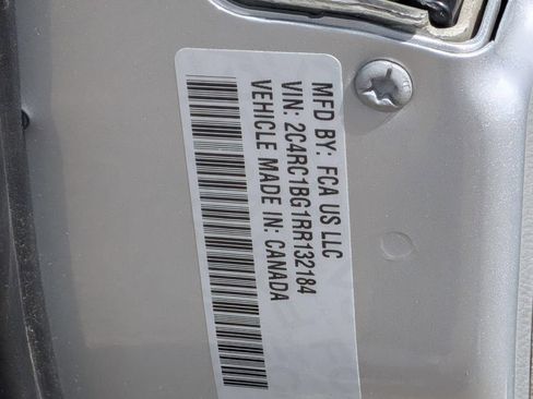 Used 2024 Chrysler Pacifica Touring-L FWD image 33