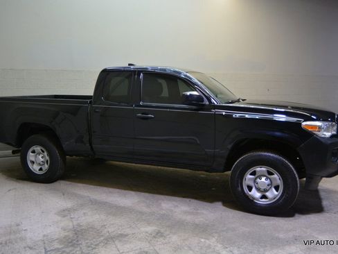 Used 2020 Toyota Tacoma SR image 21