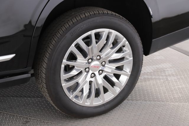Used 2026 GMC Yukon Denali w/ Sun & Power Step Package AWD/4WD image 14