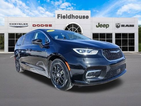 Used 2023 Chrysler Pacifica Touring-L image 27