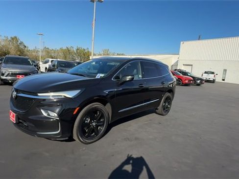 Certified 2023 Buick Enclave Essence w/ Sport Touring Edition image 4