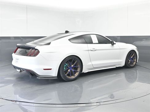 Used 2016 Ford Mustang Premium RWD image 5