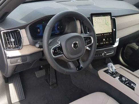 New 2026 Volvo XC90 B6 Plus w/ Protection Package Premier AWD/4WD image 2