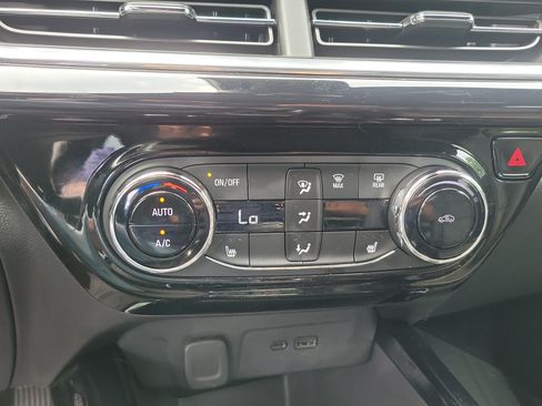 Used 2025 Chevrolet Trax RS w/ Driver Confidence Package FWD image 30