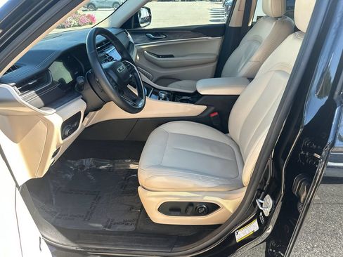 Used 2021 Jeep Grand Cherokee L Limited w/ MOPAR Finishing Package AWD/4WD image 9