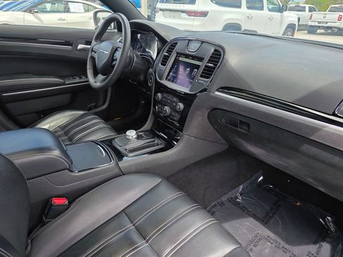 Certified 2023 Chrysler 300 S RWD image 9
