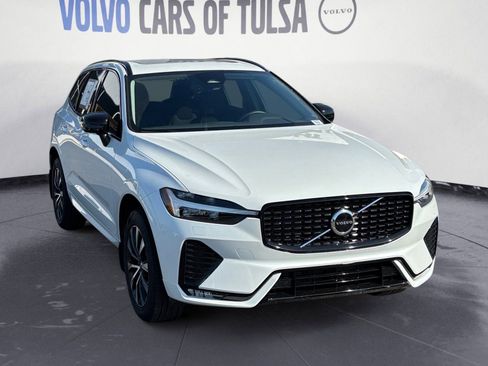New 2025 Volvo XC60 B5 Core w/ Climate Package image 7