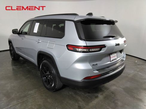 Used 2024 Jeep Grand Cherokee L Laredo AWD/4WD image 9