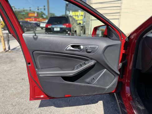 Used 2015 Mercedes-Benz GLA 250 4MATIC image 11