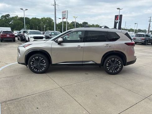New 2026 Nissan Rogue Platinum AWD/4WD image 2
