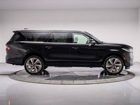 New 2026 Lincoln Navigator L Black Label AWD/4WD image 6
