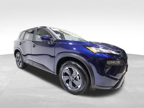 Used 2025 Nissan Rogue SV image 6