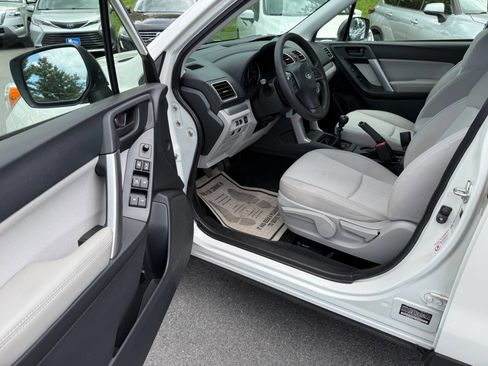 Used 2016 Subaru Forester 2.5i AWD/4WD image 15