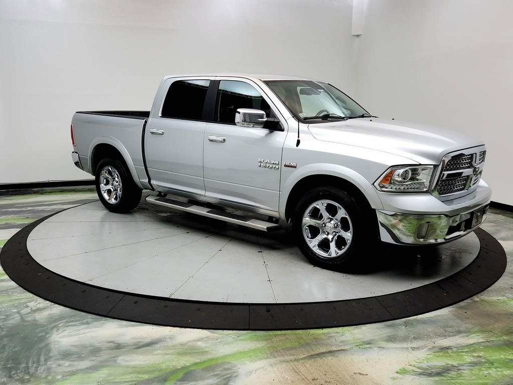 Used 2017 RAM 1500 Laramie AWD/4WD image 3