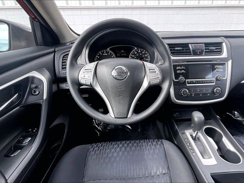 Used 2018 Nissan Altima 2.5 S w/ S Convenience Package image 6