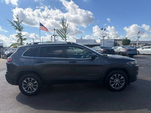 Used 2019 Jeep Cherokee Latitude Plus w/ Cold Weather Group AWD/4WD image 8