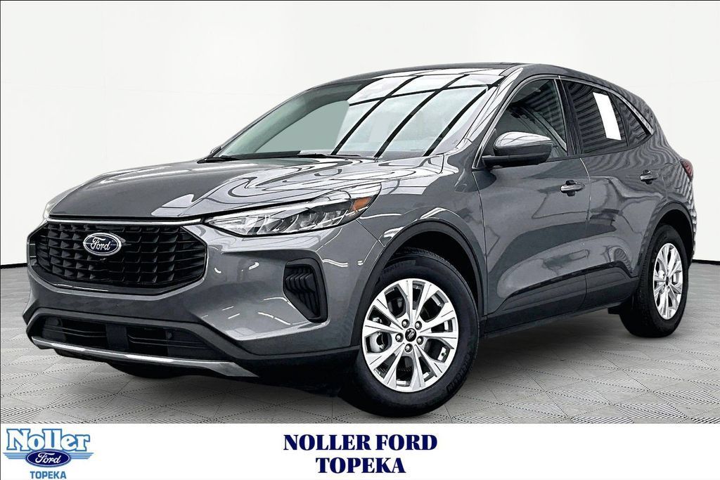 Used 2024 Ford Escape Active w/ Tech Pack #2 FWD image 1