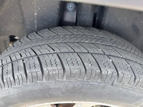 Used 2017 Jeep Cherokee Latitude FWD image 6