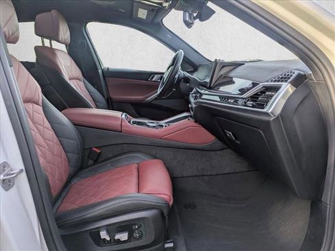Used 2024 BMW X6 xDrive40i w/ Executive Package image 21