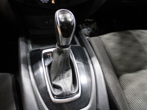 Used 2021 Nissan Rogue Sport SV FWD image 32