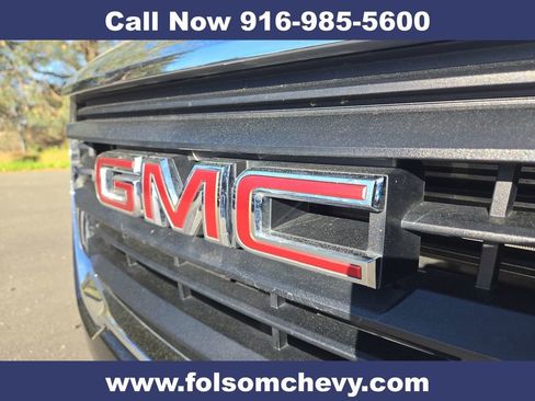 Used 2023 GMC Terrain SLE w/ Driver Convenience Package image 33