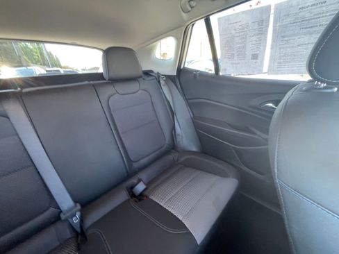 Used 2025 Chevrolet Trax LT image 36
