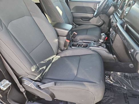 Used 2021 Jeep Wrangler Sport S image 19