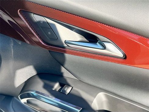 Used 2024 Chevrolet Traverse RS image 31