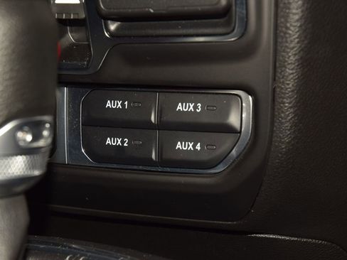 Used 2025 Jeep Gladiator Rubicon w/ Safety Group AWD/4WD image 38