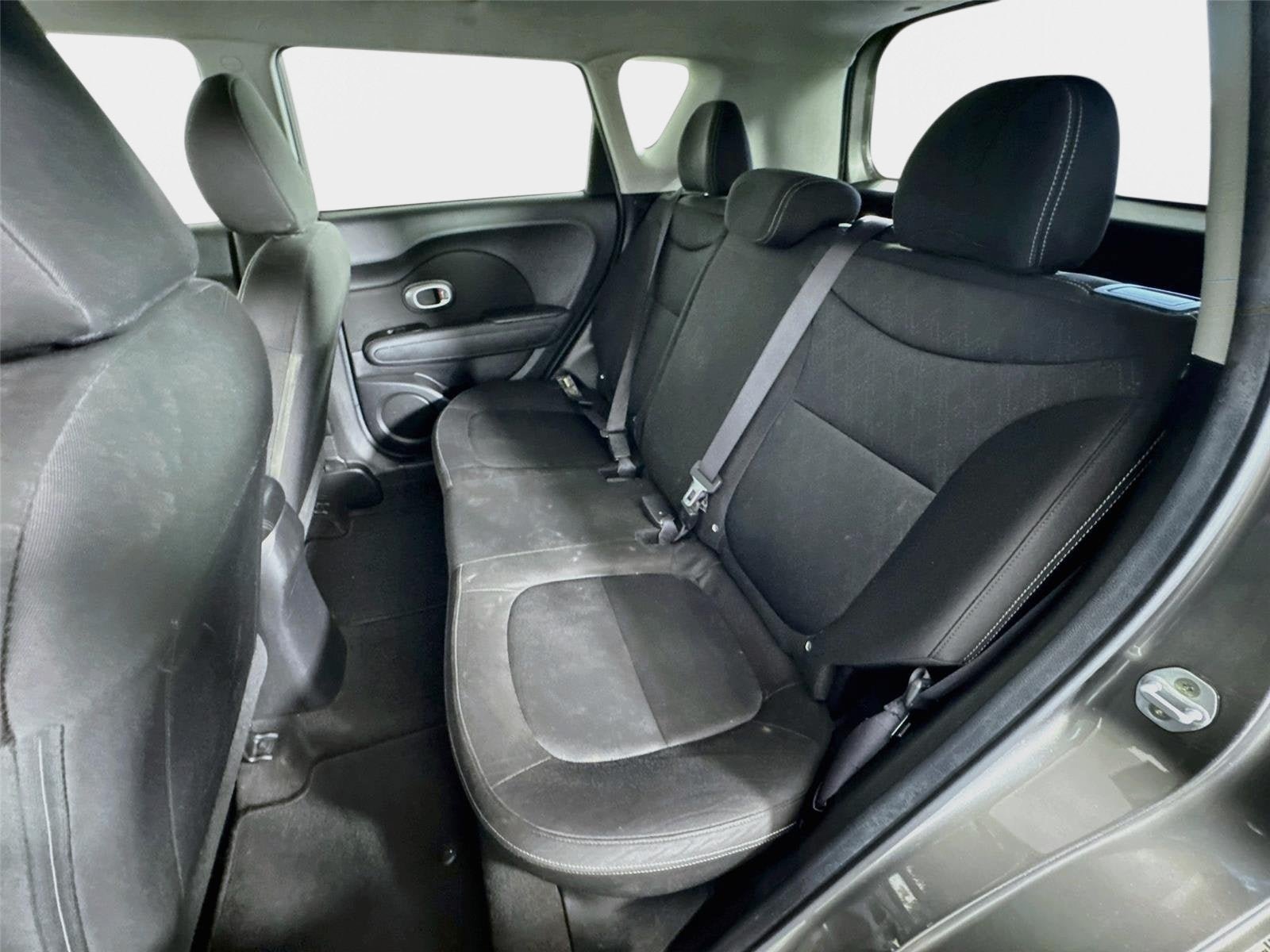 Used 2016 Kia Soul FWD image 19