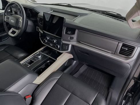 Certified 2022 Ford Expedition XLT RWD image 33