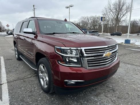 Used 2020 Chevrolet Suburban Premier image 4