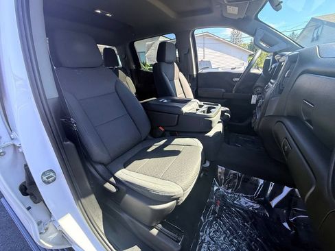 Used 2019 Chevrolet Silverado 1500 Custom Trail Boss AWD/4WD image 29